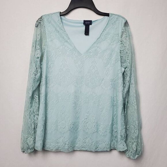 Daytrip Large Blue Lace LS Top - Picture 2 of 7